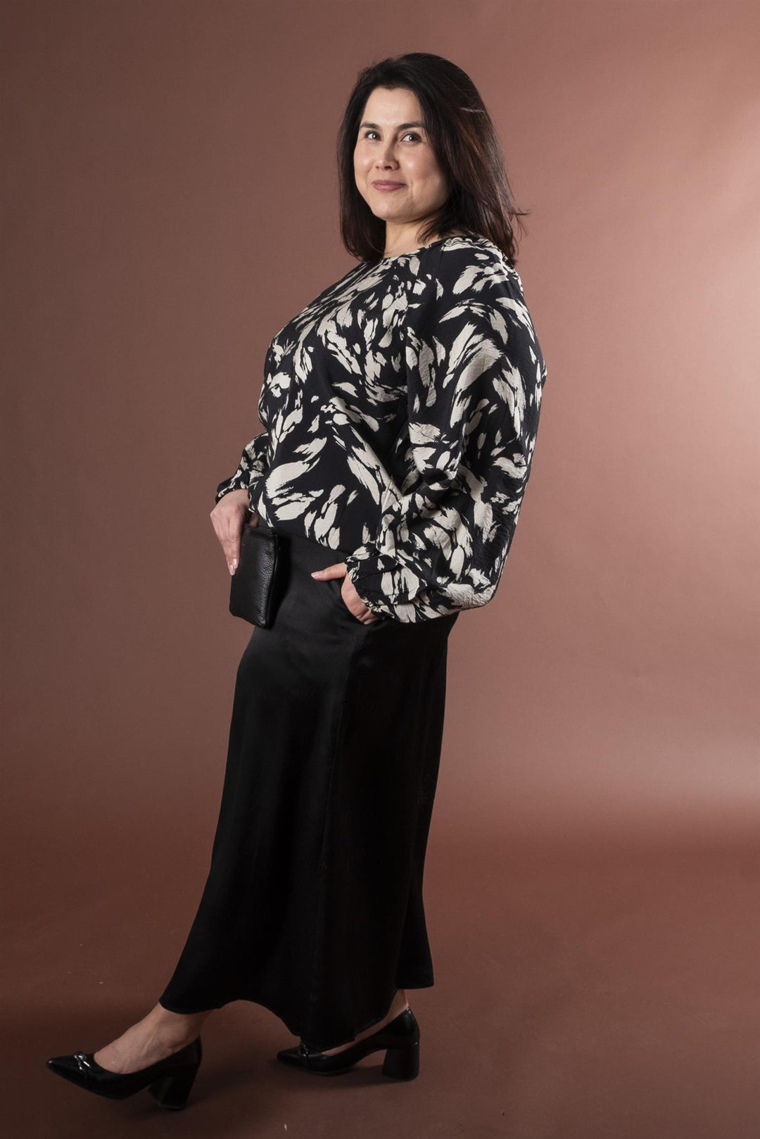 KCdina Skirt - Black Deep