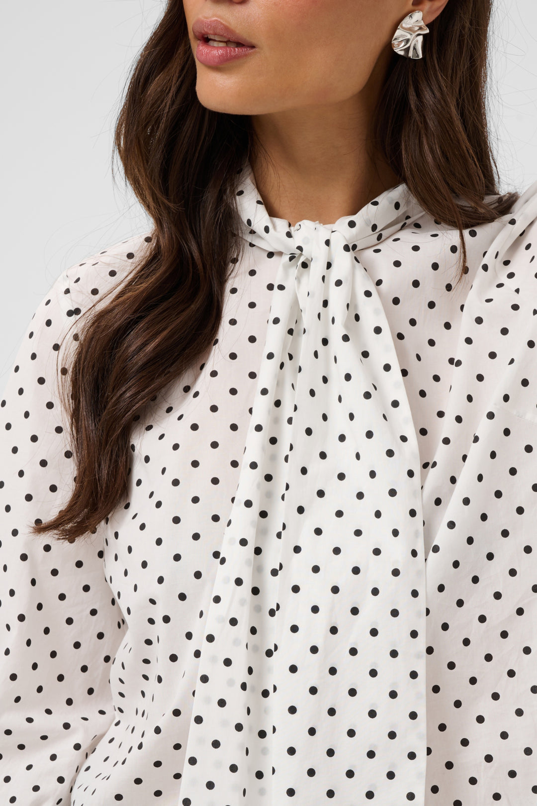 KAmilly Shirt - White W. Black Dot