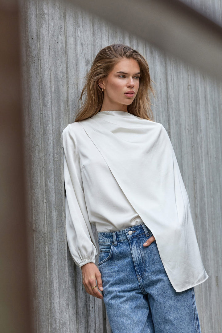 Idun Cape Blouse - OffWhite