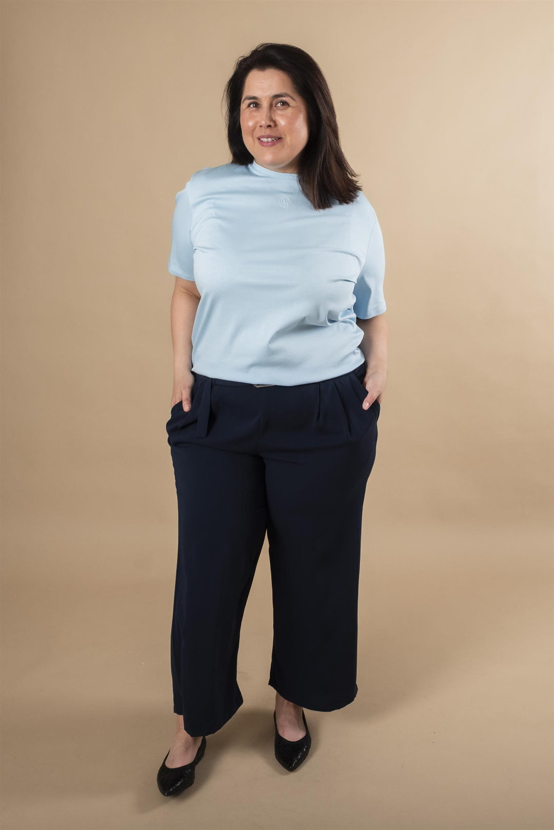 Melea Icon Tee - Omphal
