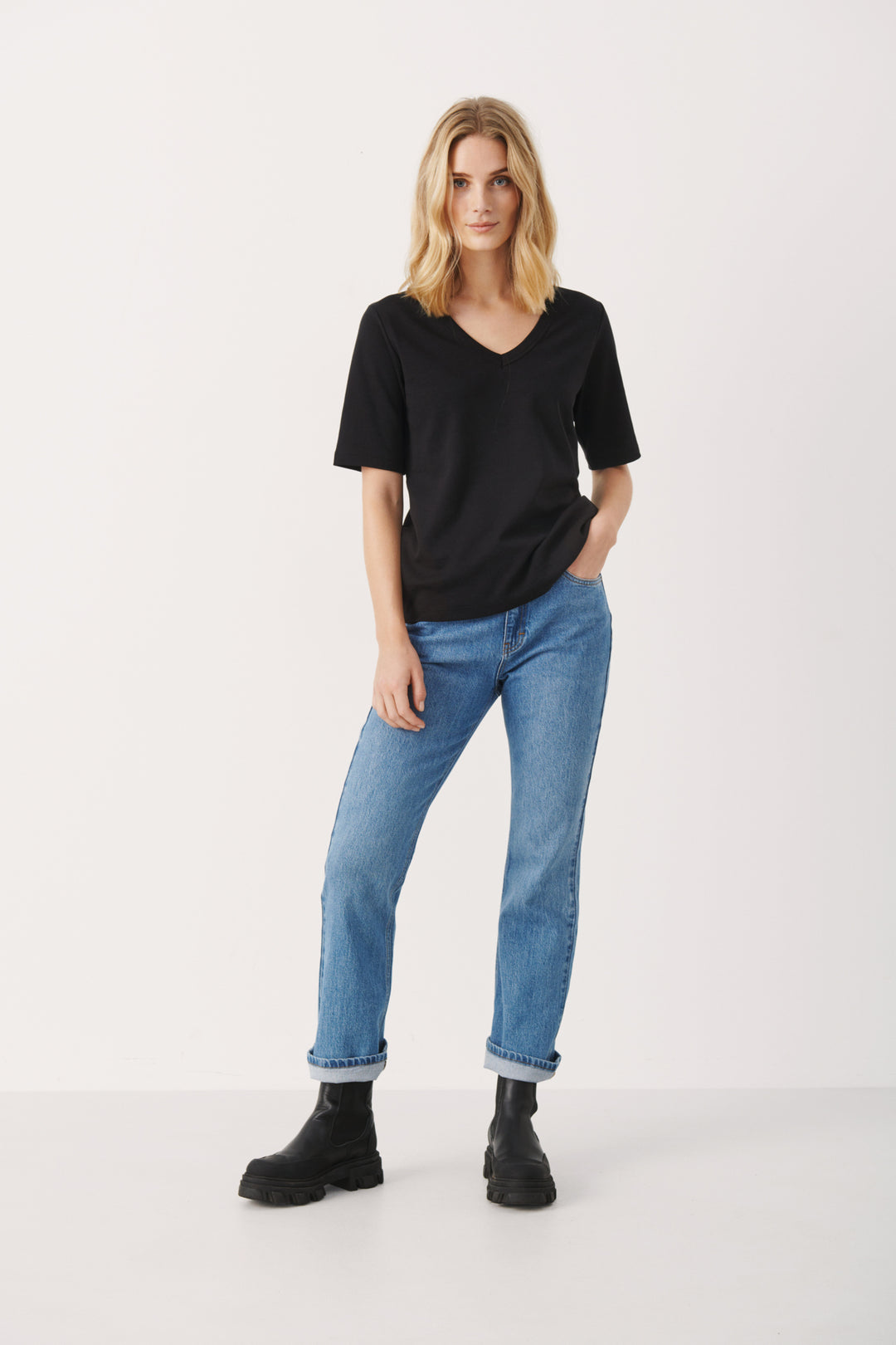 Ratansa T-shirt - Black