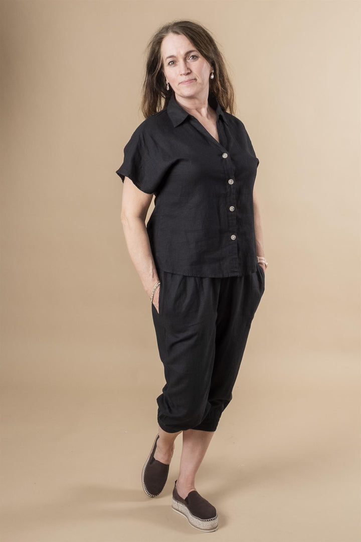 BYFALAKKA CAPRI PANTS - Black -