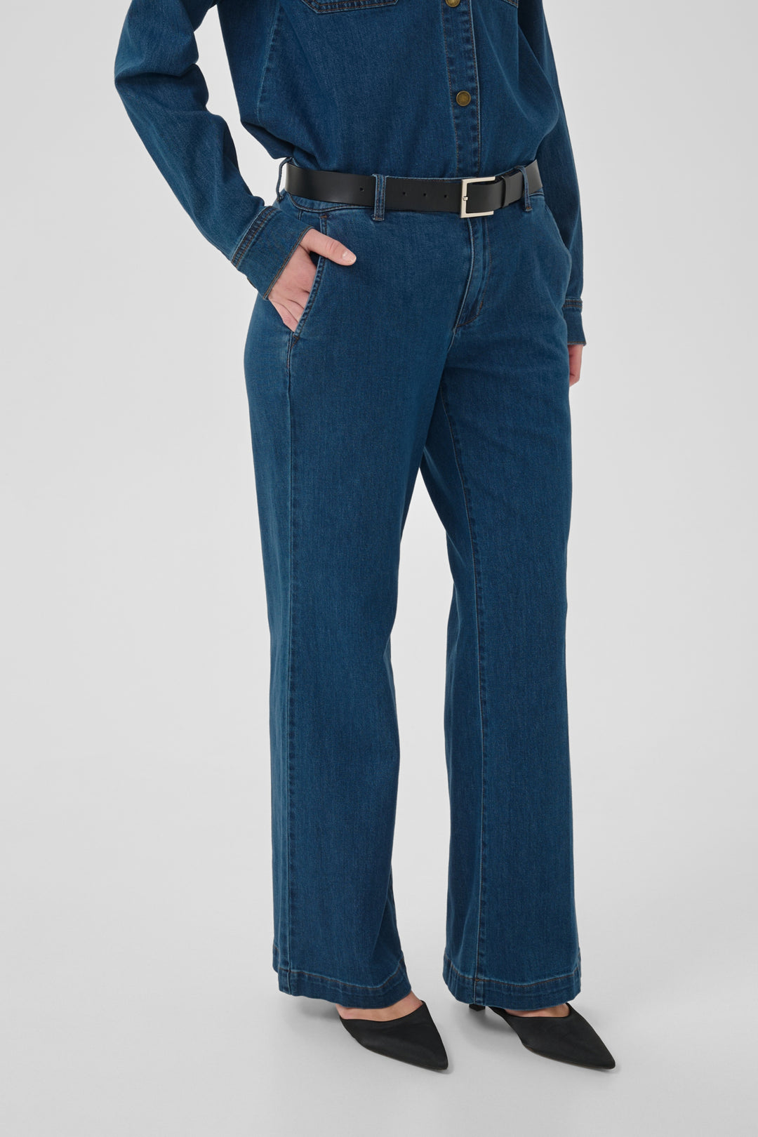 30 THE LARA 115 PANT - Medium Clear Blue Wash