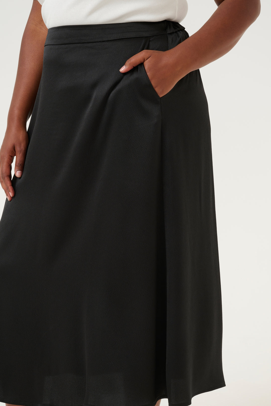 KCdina Skirt - Black Deep