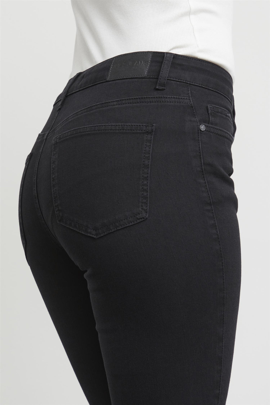 PZEMMA HighWaist Jeans Medium Straight Leg - Black Leg