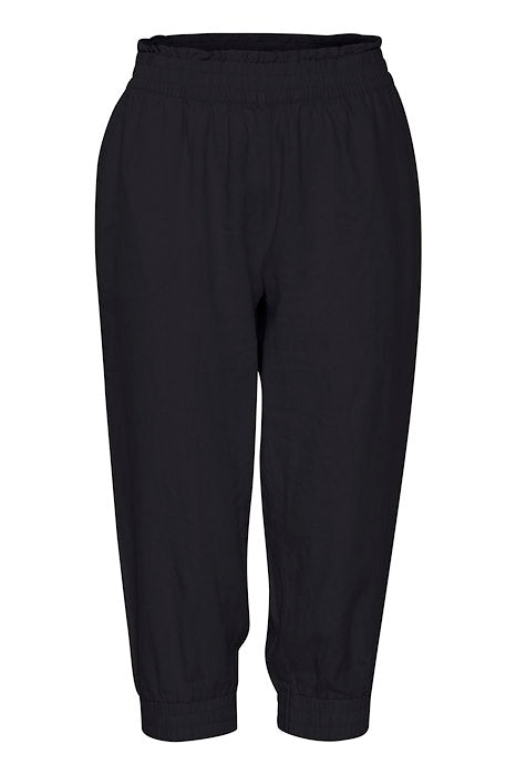 BYFALAKKA CAPRI PANTS - Black -