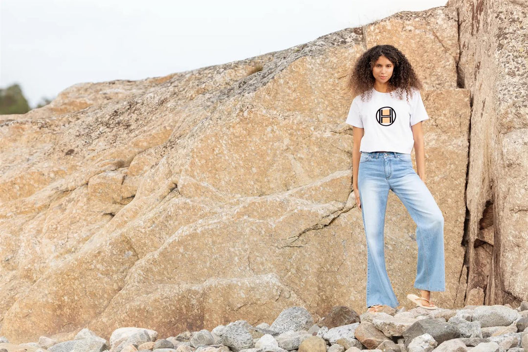 LOGO T-Shirt - White Alyssum