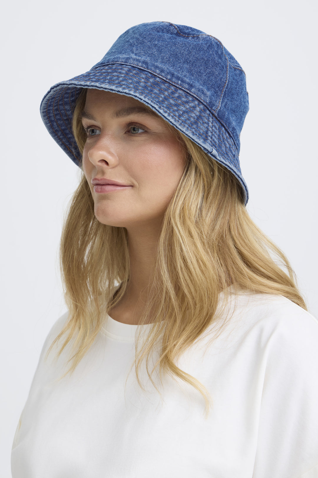 FRALVINA HAT 1 - MID BLUE DENIM W COGNAC