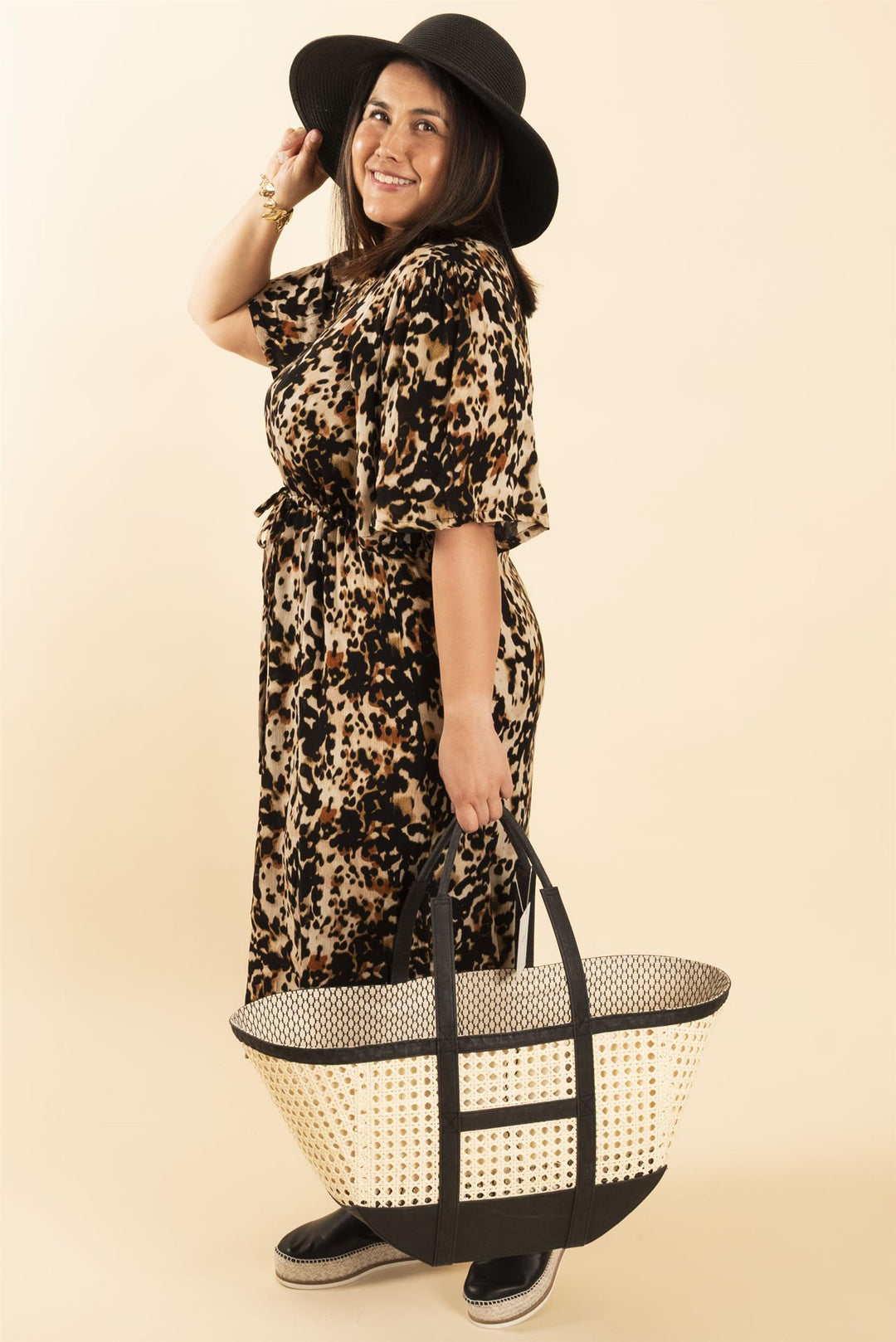 Hatt "Summer" m/rund brem - Black
