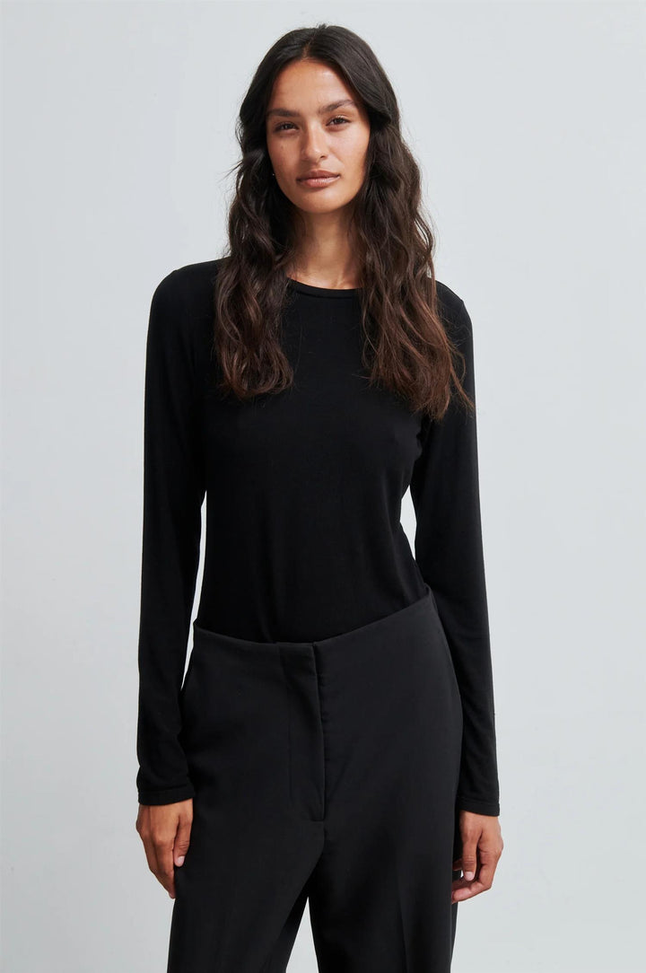 Matima O-Neck Long Sleeve Tee - Black