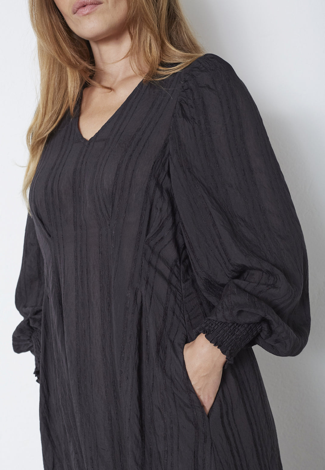 Kesi Pleat Dress - Black