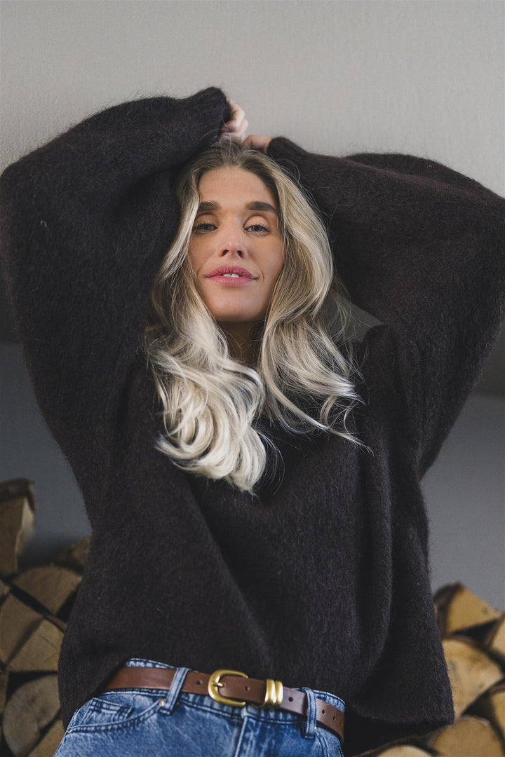 Thea Amalie Pullover - Black Coffee