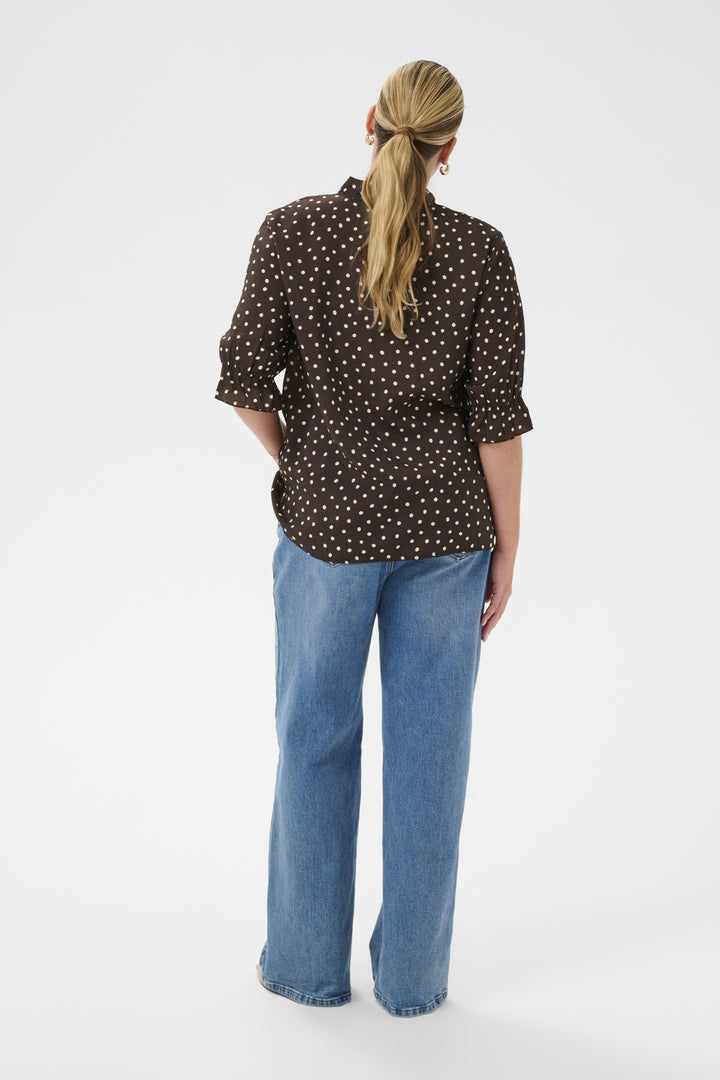 KCditte Blouse - Coffee Bean Turtledove Dot