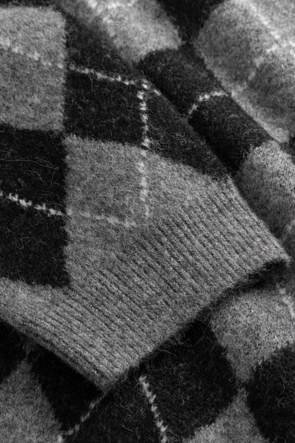 Lai V-neck Knit - Black Grey Check