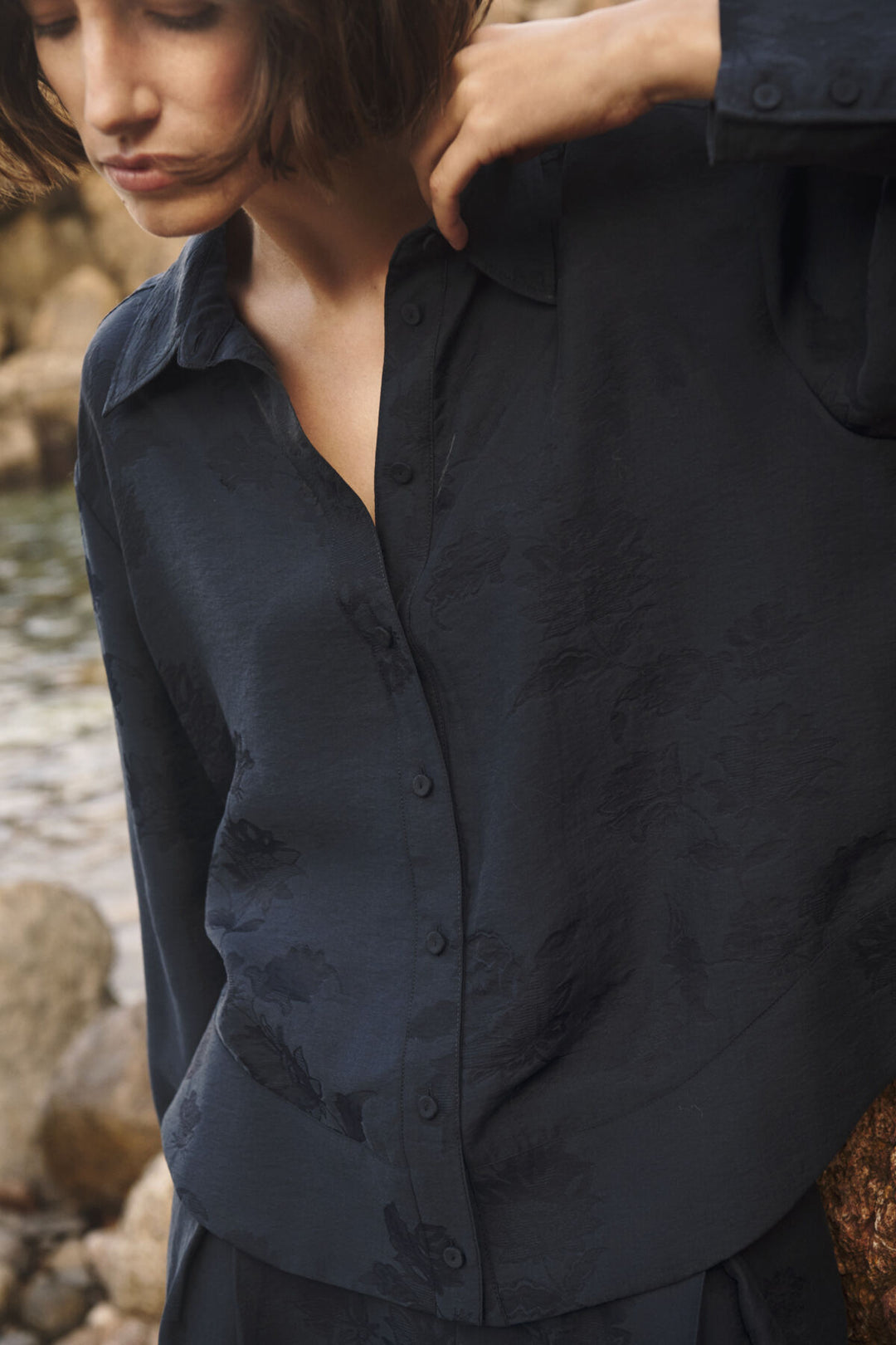 Carolla Shirt - Dark Navy Flower Jaquard