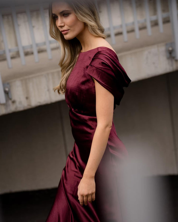 Amaris Heavy Satin Maxidress -  Deep Cherry