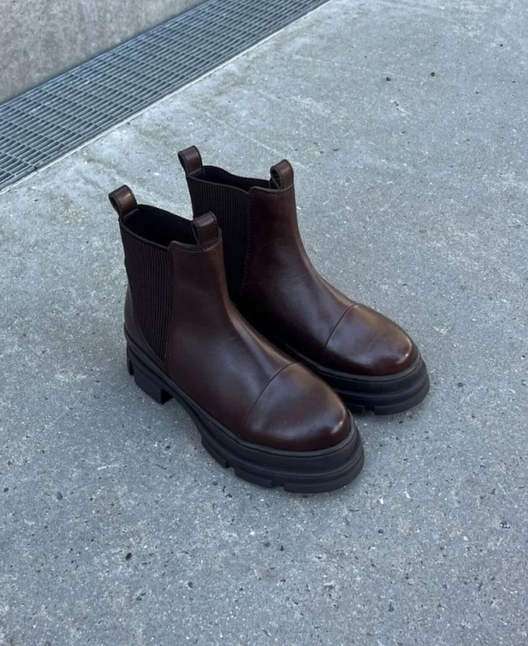 The Celeste Low - Dark Brown