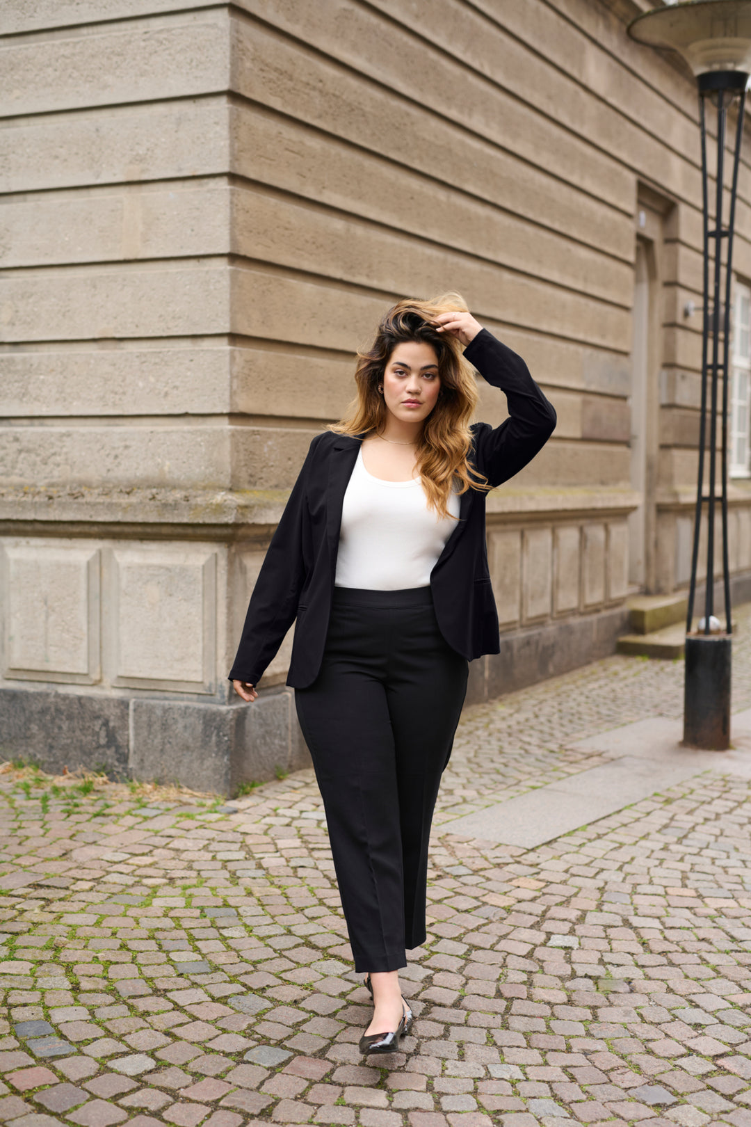 KCsakira Blazer - Black Deep