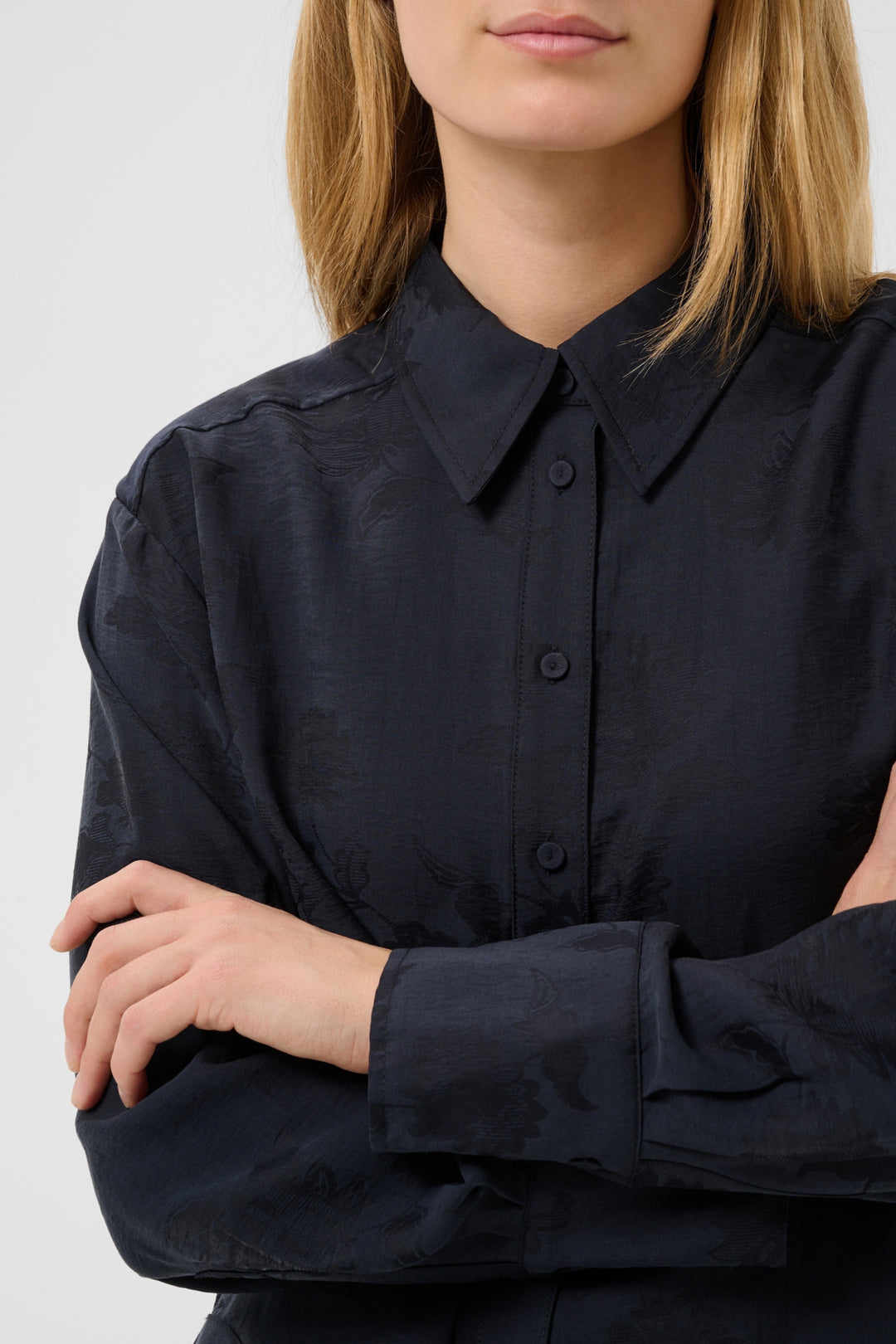 Carolla Shirt - Dark Navy Flower Jaquard