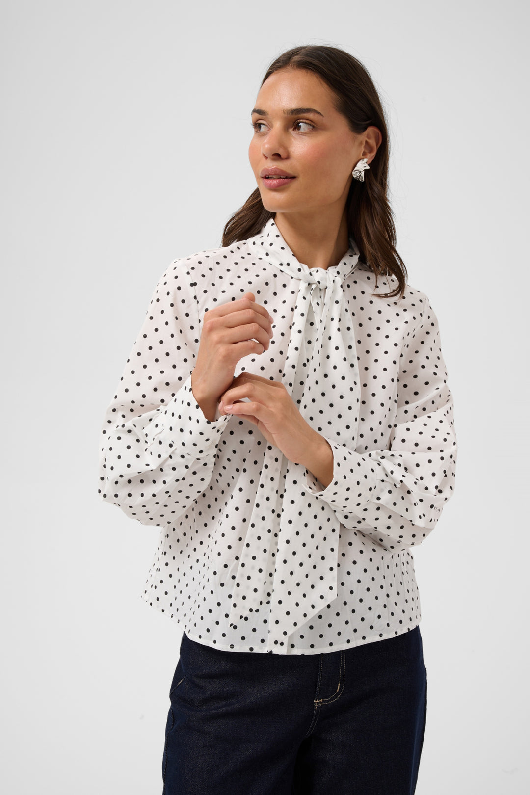 KAmilly Shirt - White W. Black Dot