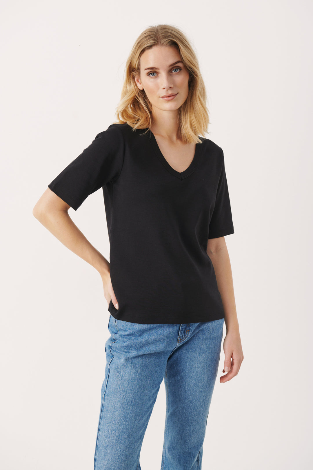 Ratansa T-shirt - Black