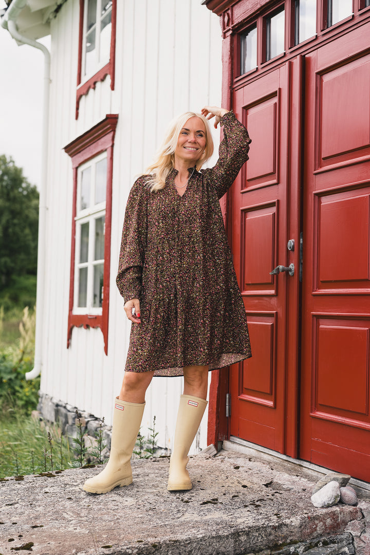 Alva Astrid Dress - Black Coffee Flower