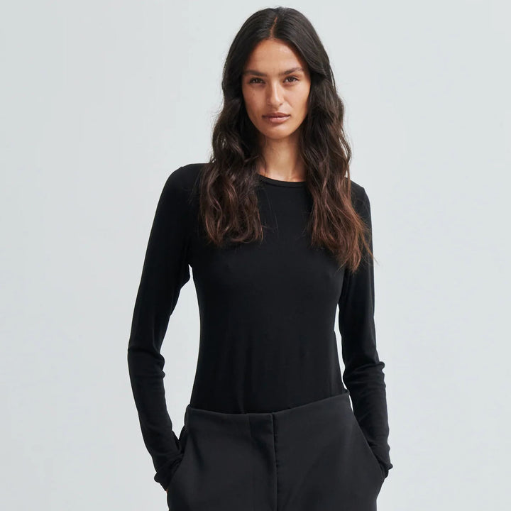 Matima O-Neck Long Sleeve Tee - Black