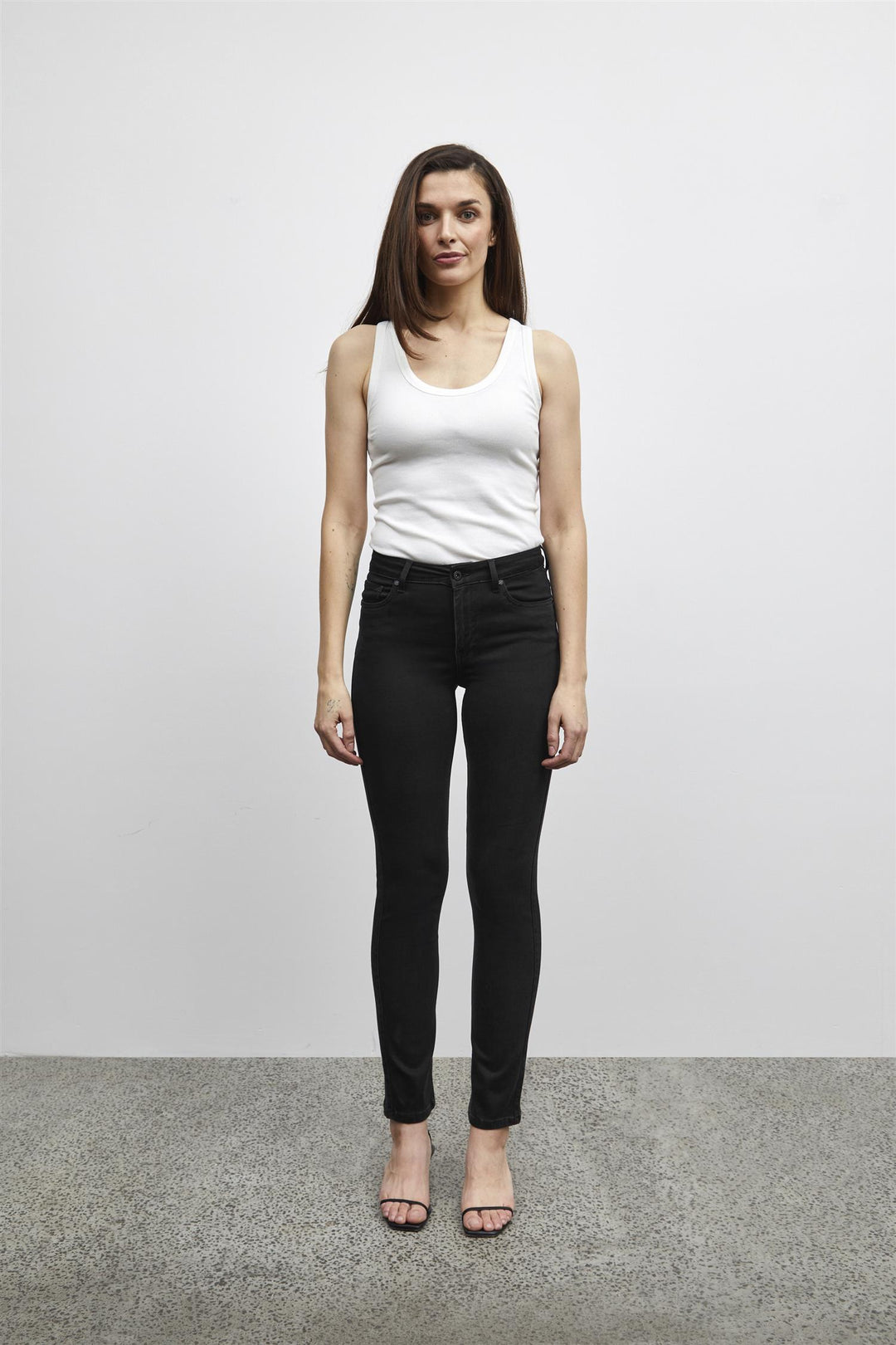 PZEMMA HighWaist Jeans Medium Straight Leg - Black Leg