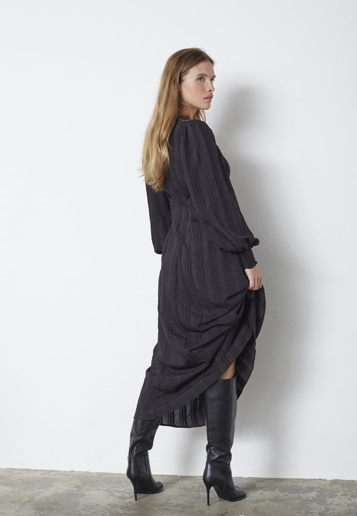 Kesi Pleat Dress - Black