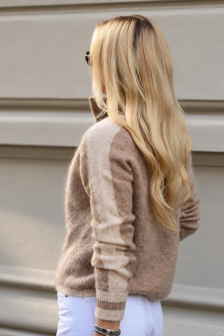 Lyra Knitted Pullover - Walnut