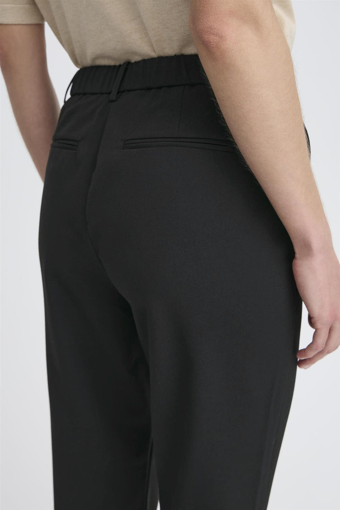 BYDANTA STRAIGTH PANTS - Black