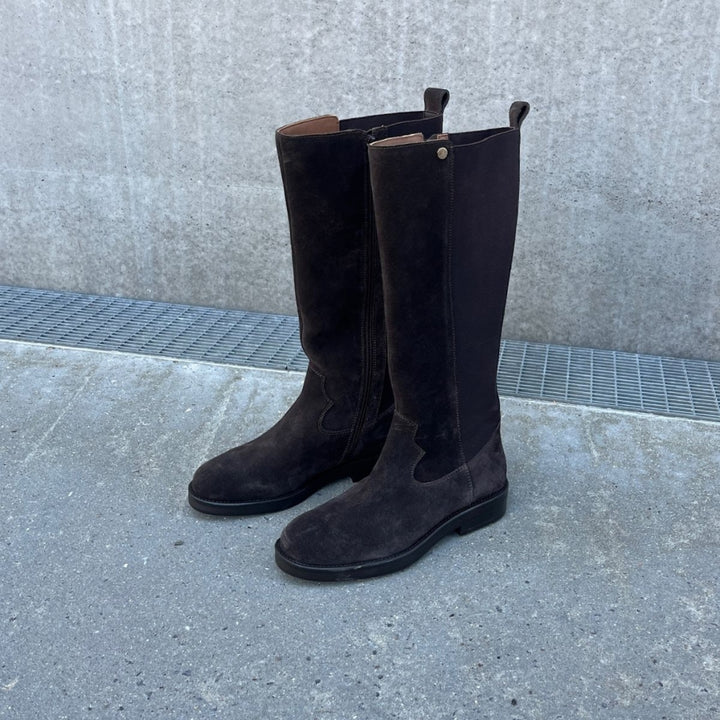 Feel The Faith Suede - Dark Brown