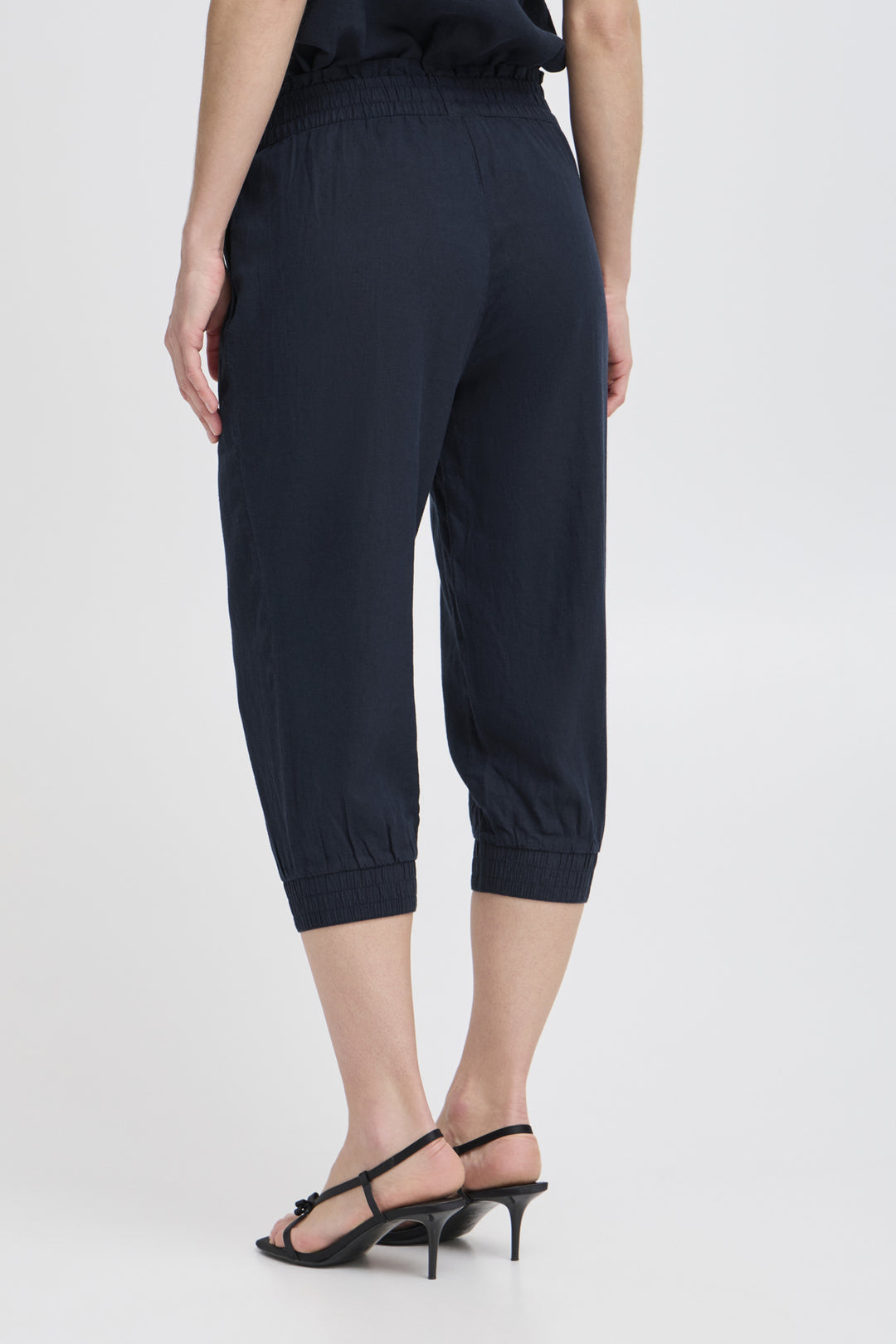 BYFALAKKA CAPRI PANTS - Copenhagen Night
