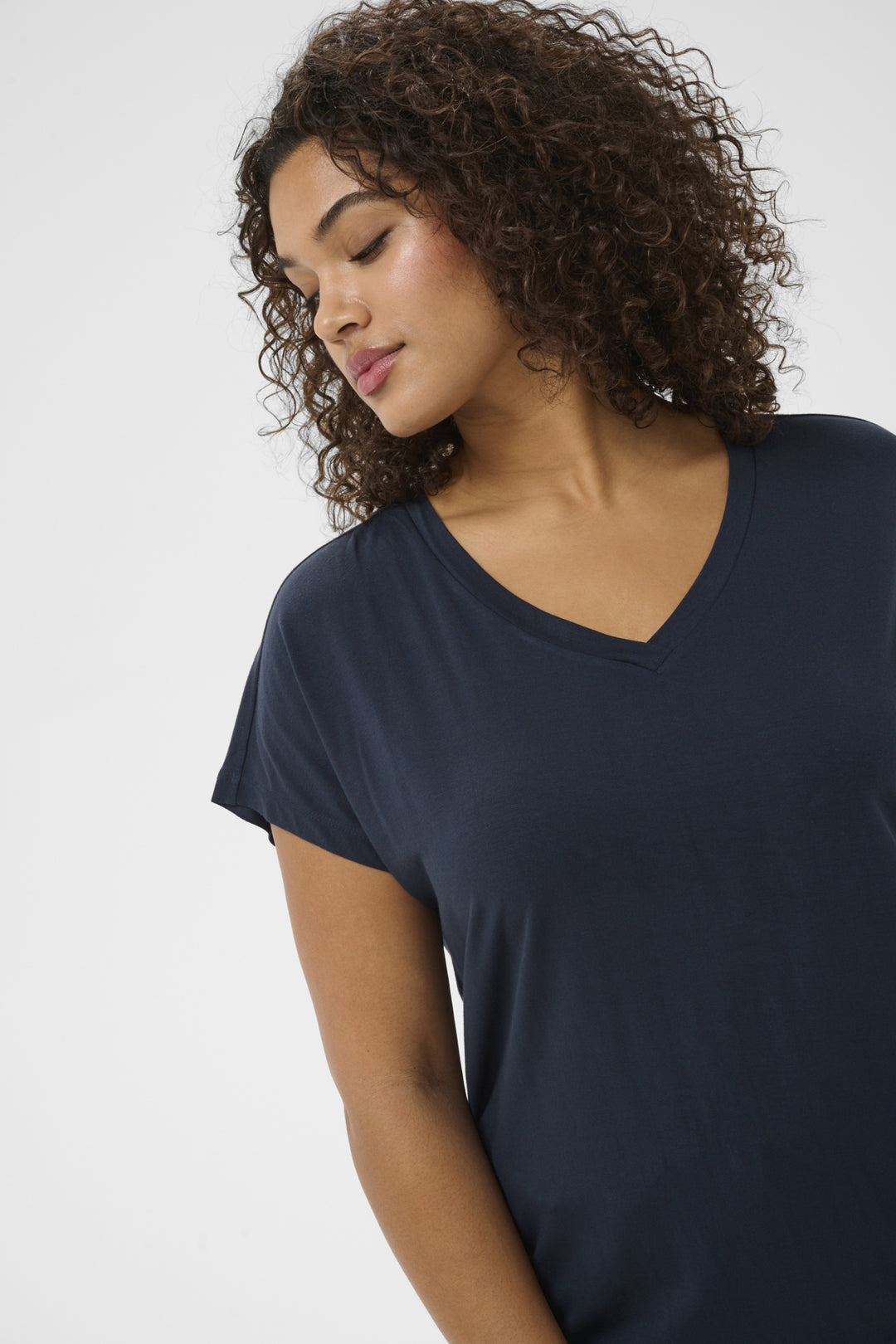 KCjena V-neck T-Shirt - Midnight Marine