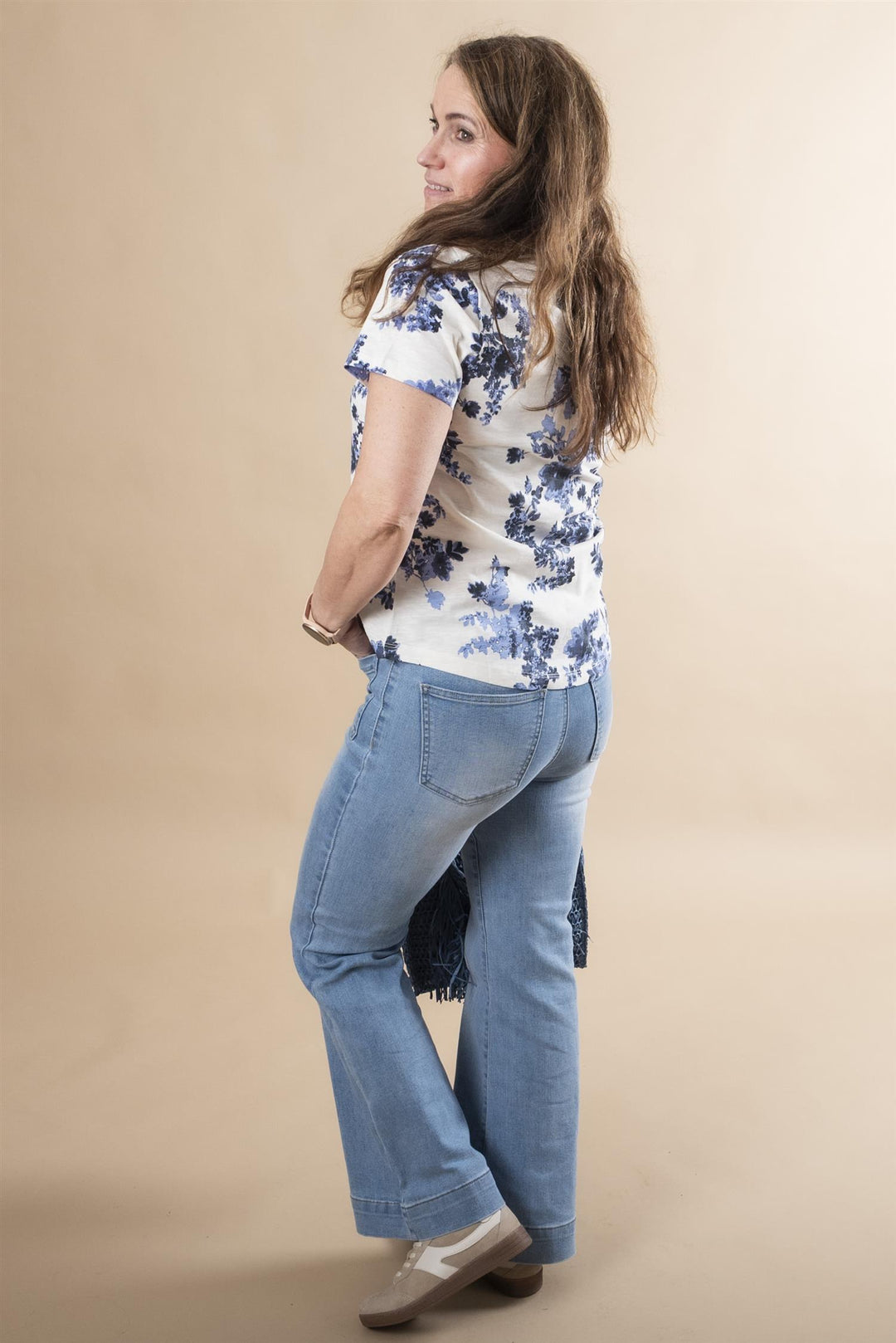 Gesinas T-Shirt - Blue Shadow Flower